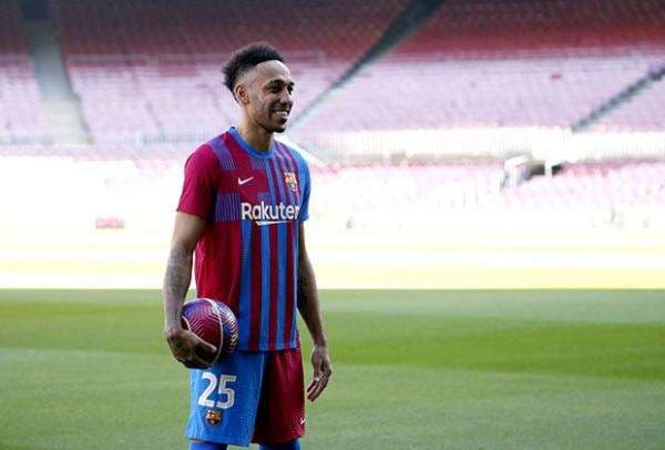 Resmi Diperkenalkan Barcelona, Aubameyang Pakai Nomor Punggung 25