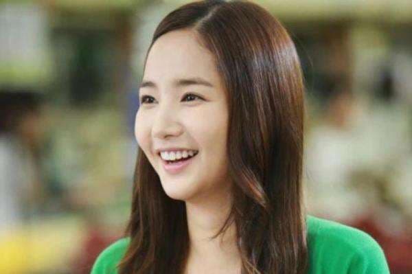 10 Fakta Park Min Young, Aktris Cantik Mantan Lee Min Ho