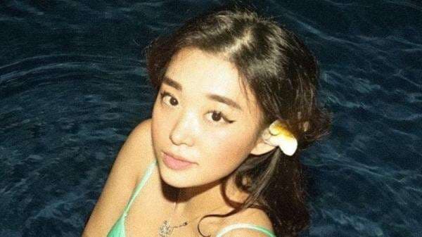 5 Outfit ke Pantai ala Livy Renata, Crazy Rich Cantik yang Pernah Jadi Pelayan Kafe