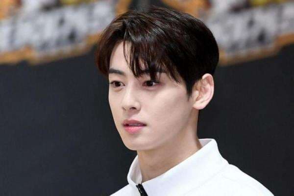 10 Idola K-Pop Tertampan 2021, Nomor 1 Bikin Terpesona