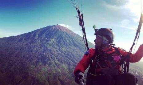 Gagahnya Para Pendaki di Puncak Indrapura Gunung Kerinci