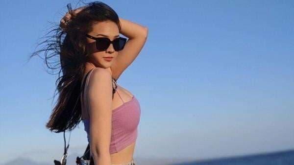 Anya Geraldine Seksi Terbalut Bikini Biru, Netizen: Awas Mamah Bersabda