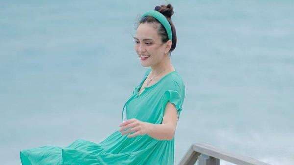 5 Gaya Seksi Shandy Aulia Pakai Dress Mini, Bodygoals Hot Mom Bikin Salfok!