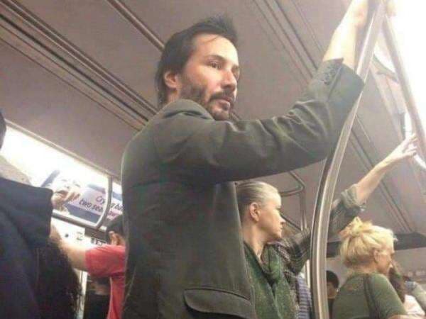 Sisi Lain Keanu Reeves, Hidupnya Hancur Tapi Begitu Baik dan Peduli pada Nasib Orang Susah