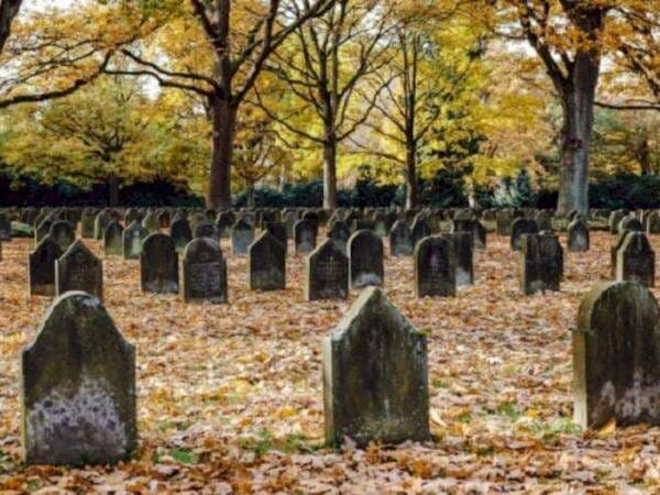 Pantang, Menunjuk Kuburan dengan Jari Telunjuk! Bisa Bikin Nasib Sial!