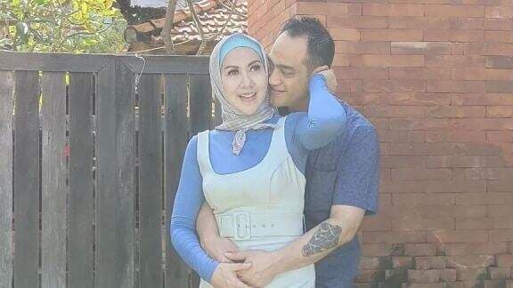 Isu Hamil Duluan Benar? Vania Cium Perut Venna Melinda: Nama Adik Barunya…