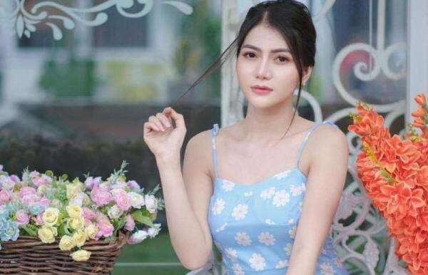 4 Fakta dan Sosok Loli Auristela Aspri Hotman Paris Berbody Mulus, Nomor 3 Bikin Pria Gemetar