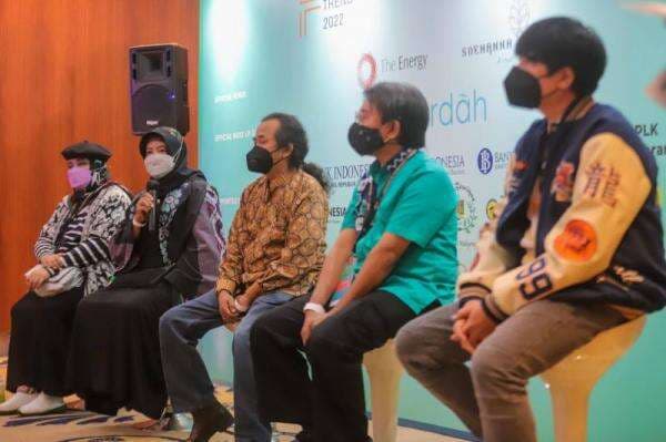 Jakarta Fashion Trend 2022 Hadirkan Kolaborasi Fesyen dan Seni, Ini Foto-fotonya!