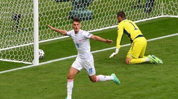 3 Gol Jarak Jauh Terbaik Sepanjang Sejarah Sepak Bola, Nomor 1 Mirip Tendangan Tsubasa