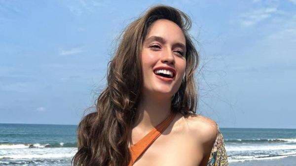 Potret Cinta Laura Pakai Bikini Bikin Netizen Nangis Lihat Perut Berotot, Auto Insecure!