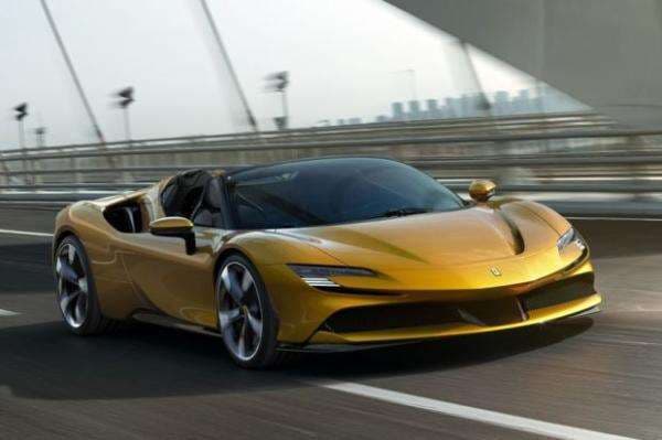 Zlatan Ibrahimovic Pilih Ferrari SF90 Stradale Spider Sebagai Hadiah Ulang Tahun Ke-40