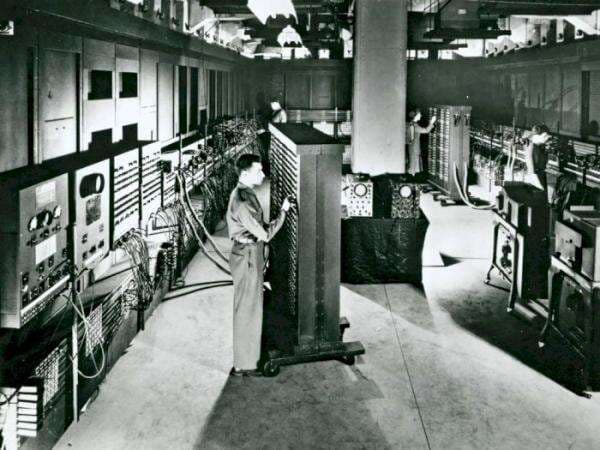 ENIAC, Komputer Digital Elekrtonik Pertama yang Dibuat Selama Perang Dunia II ENIAC, Komputer Digital Elekrtonik Pertama yang Dibuat Selama Perang Dunia II