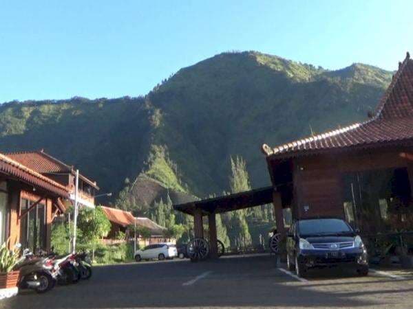 Viral! Panorama Alamnya Bak di Swiss, Tempat Ini Sajikan Ayam Rasa Bawang?