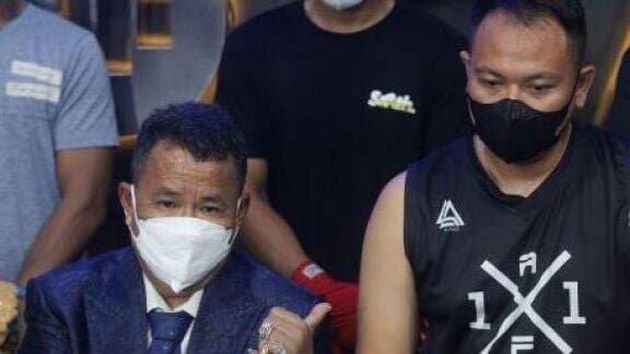 Vicky Prasetyo Tunjukkan Kekuatan Duel Adu Jotos, Hotman Paris Langsung Dibuat Tak Berdaya di Ronde Pertama?