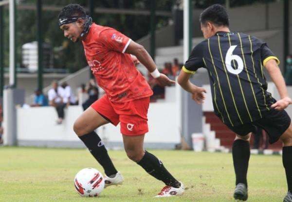 Sepakbola Antar wartawan Piala Walikota Solo 2002 SIWO DKI Pastikan Lolos Ke Semifinal
