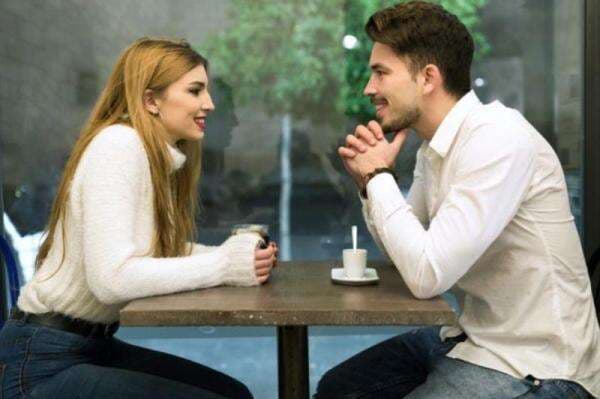5 Topik Deep Talk Efektif dengan Pacar, Komunikasi Jadi Lebih Seru