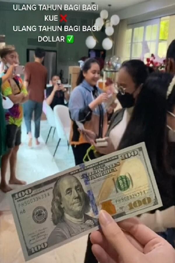Nagita Slavina Bagikan Uang Dolar ke Karyawan Rans Entertainment, Netizen: The Real Sultan!