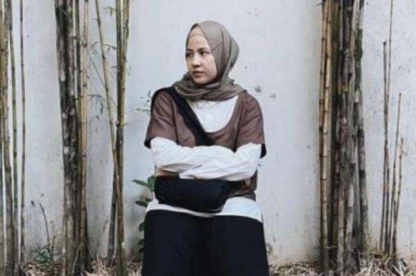 OOTD Natasha Rizky yang Penuh Inspirasi, Cocok untuk Mama Muda Nih!