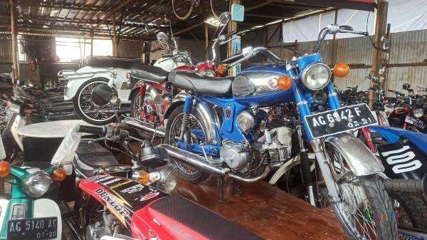 Galeri Motor Jadul, Koleksi Ratusan Motor Lawas yang Siap Dijual