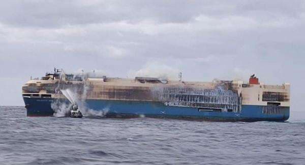 Update 4.000 Mobil Mewah Terbakar di Kapal Kargo, Perusahaan Histeris Kerugian Ditaksir Rp7,1 Triliun