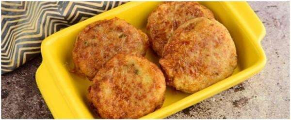 7 Trik mudah membuat perkedel kentang agar tidak hancur saat digoreng 7 Trik mudah membuat perkedel kentang agar tidak hancur saat digoreng