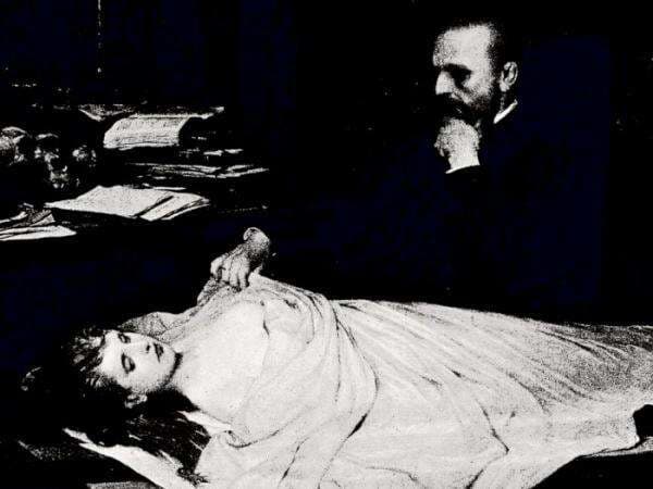 4 Fakta Necrophilia, Kelainan Kuat untuk Melakukan Hubungan Seksual dengan Mayat!