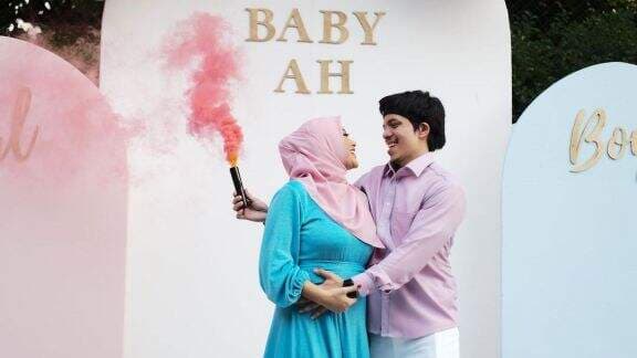 Stroller Anak Aurel Hermansyah dan Atta Halilintar Mirip Milik Keluarga Kerajaan Inggris, Harganya Gak Kaleng-kaleng!