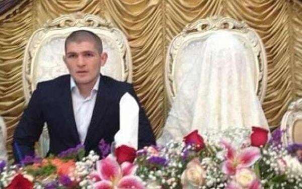 5 Fakta Istri Khabib Nurmagomedov, Salah Satunya Dekat dengan Tradisi Poligami