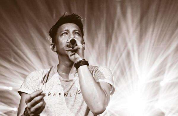 Ariel NOAH Nyanyikan Lagu untuk Anya Geraldine, Ada Apa Nih?