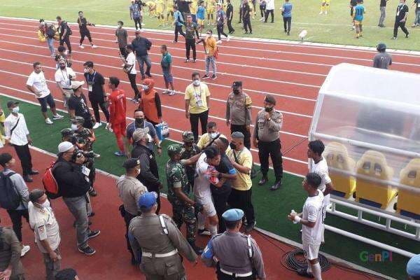 Liga 3: Pelatih Belitong FC Ngamuk Lawan Persikota, Sebut Rasis