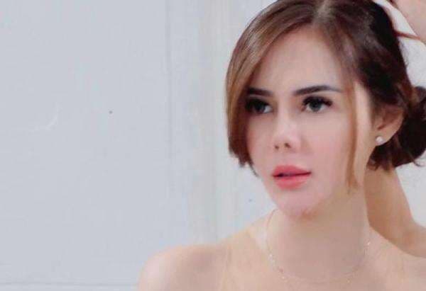 Artis FTV Puy Brahmantya Menangis Bawa Kabar Duka