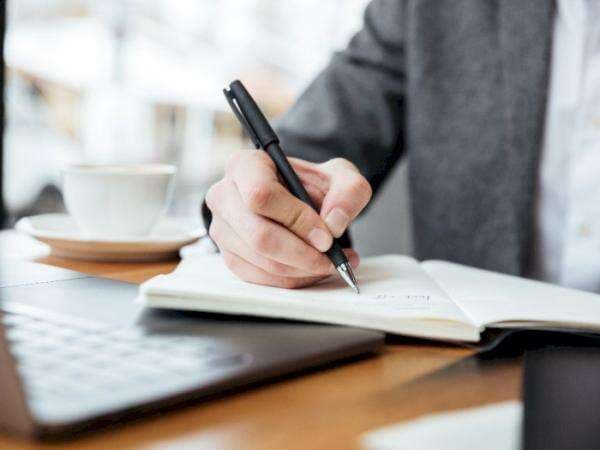 Baik bagi Kesehatan Mental, Ini 4 Manfaat Menulis yang Perlu Diketahui