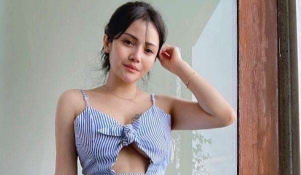 6 Potret Mawar AFI Si Mamah Muda Cantik, Punya 3 Anak Masih Kayak Gadis!