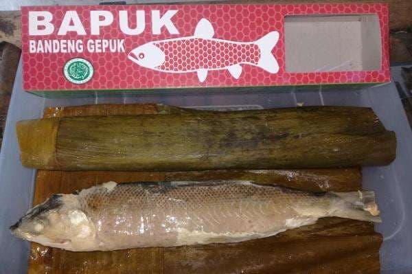 Mengenal Ikan Bapuk, Bandeng Gepuk Karawang yang Tak Kalah Lezat dari Bandeng Semarang
