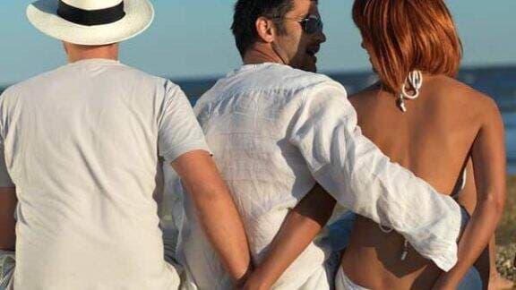 Kalau Biasanya Pria Selingkuh Karena Kecanduan dan Fisik, Ternyata Ini Alasan Wanita Selingkuh! Bener Gak Moms?