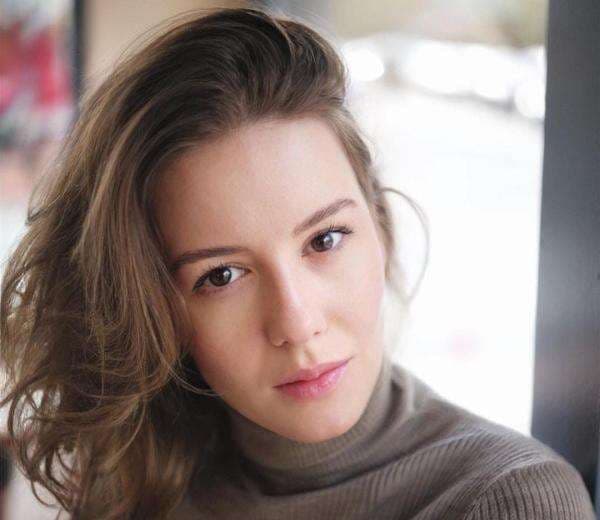 Artis Asal Rusia, Irina Starshenbaum Minta Maaf ke Ukraina soal Invasi Negaranya Artis Asal Rusia, Irina Starshenbaum Minta Maaf ke Ukraina soal Invasi Negaranya