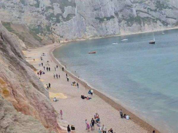Bali Punya Kembaran di Inggris, Ada Pantai Tak Berpasir dan Kursi Gantungnya! Bali Punya Kembaran di Inggris, Ada Pantai Tak Berpasir dan Kursi Gantungnya!