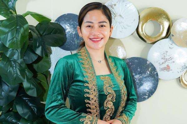 Kesal Dihujat setelah <i>Unfollow</i> Fuji, Farida Nurhan Beri Klarifikasi