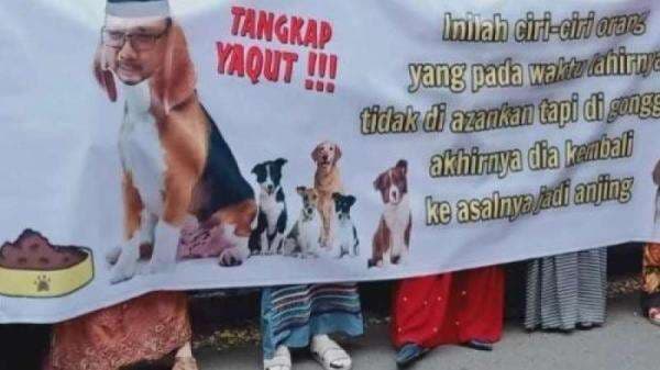 Di Jakarta Foto Menag Yaqut Dinjak-injak, di Medan Disandingkan dengan Anjing