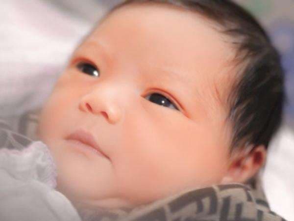 Gemas! Atta dan Aurel Akhirnya Pamer Wajah Baby AH, Perpaduan Ayah-Ibunya