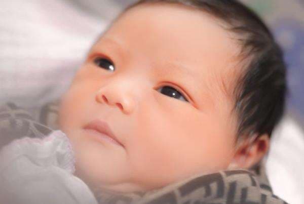 3 Potret Gemas Bayi Aurel Ameena Hanna Nur Atta, Bola Matanya Indah Banget!