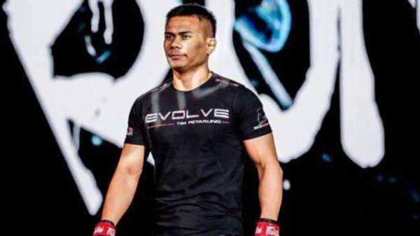 Cuma 10 Detik! Petarung Indonesia Bikin Atlet China KO Sampai Nyaris Pingsan di ONE Championship