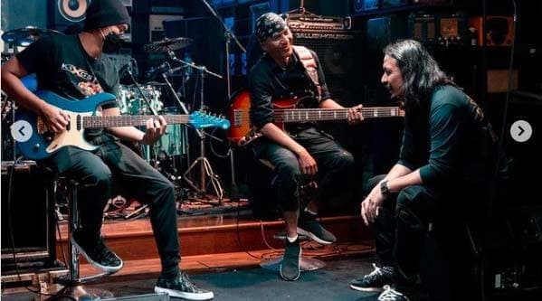 Resmi, Marcello Tahitoe Jadi Vokalis Band Dewa 19: Mimpi Rasanya Resmi, Marcello Tahitoe Jadi Vokalis Band Dewa 19: Mimpi Rasanya