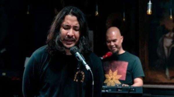 Resmi Jadi Vokalis Baru Dewa 19, Ello: Seperti Mimpi Rasanya