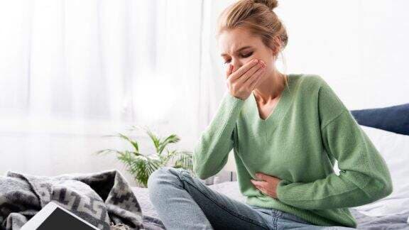 Sering Mual setelah Makan? Bisa Jadi Kamu Mengidap Penyakit Ini