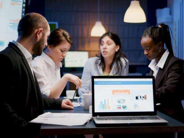 Tak Baik bagi Mental, Berikut Ini Tanda-Tanda Kamu Seorang Workaholic