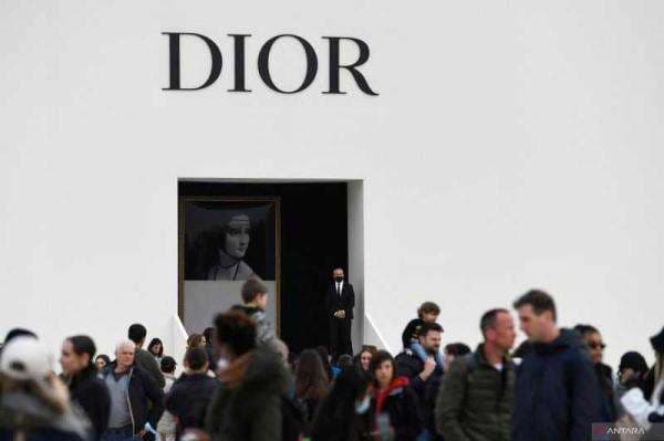 Brand Fesyen Ternama Dior Usung Tema "Survival" di Pekan Mode Paris