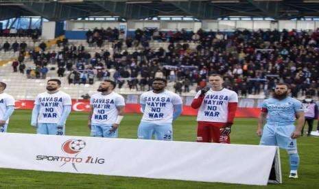 Pirang dan Bermata Biru, Standar Ganda Barat di Ukraina Pirang dan Bermata Biru, Standar Ganda Barat di Ukraina