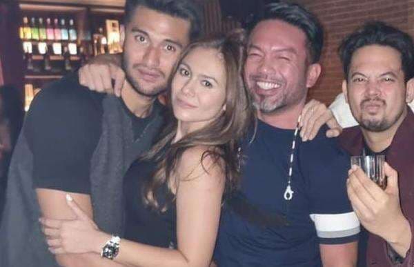 Mantan Suami Malah Pamer Foto Wulan Guritno Peluk Pria Lain, Siapa Dia?