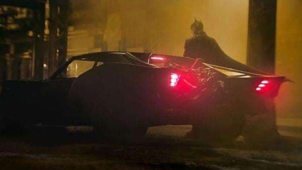 Film Batman Resmi Tayang Hari Ini di Dunia, Police Hadirkan 10 Ribu Jam Tangan Spesial